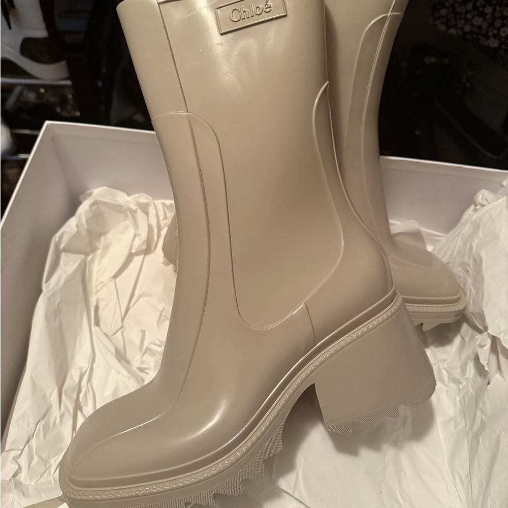 Chloé Beige Platform Boots